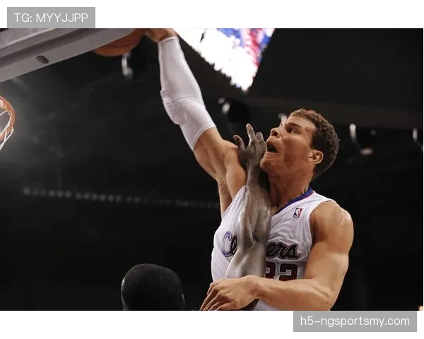 格里芬转型组织核心，策应能力改变球队进攻结构